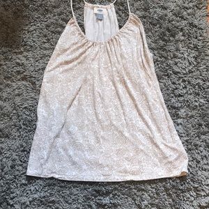 A beige and white tank top !